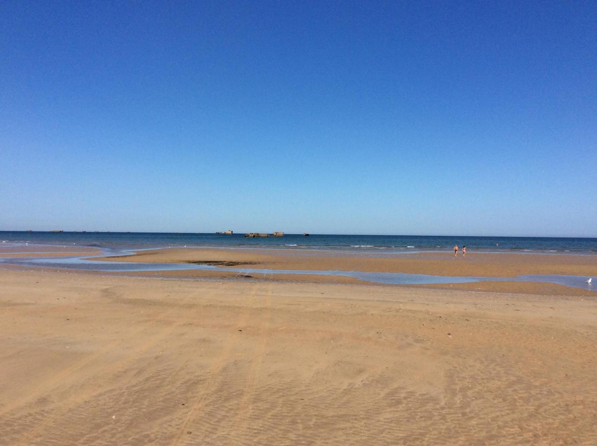 La Brise Marine Maison Renovee Cour Fermee Et Terrasse 800 M Plage Omaha Beach Avec Table De Ping Pong Proche Port En Bessin ヴィエルヴィル・シュル・メール エクステリア 写真